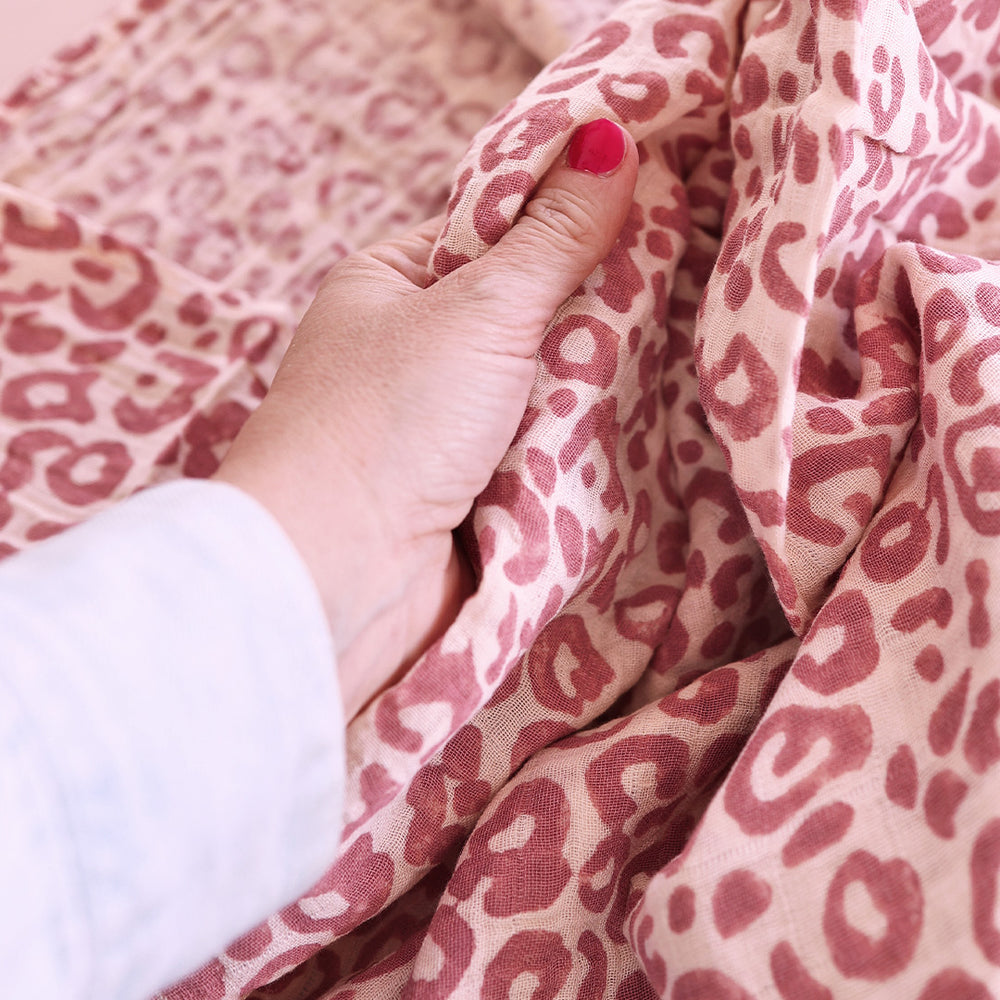Serviette paréo léopard rose