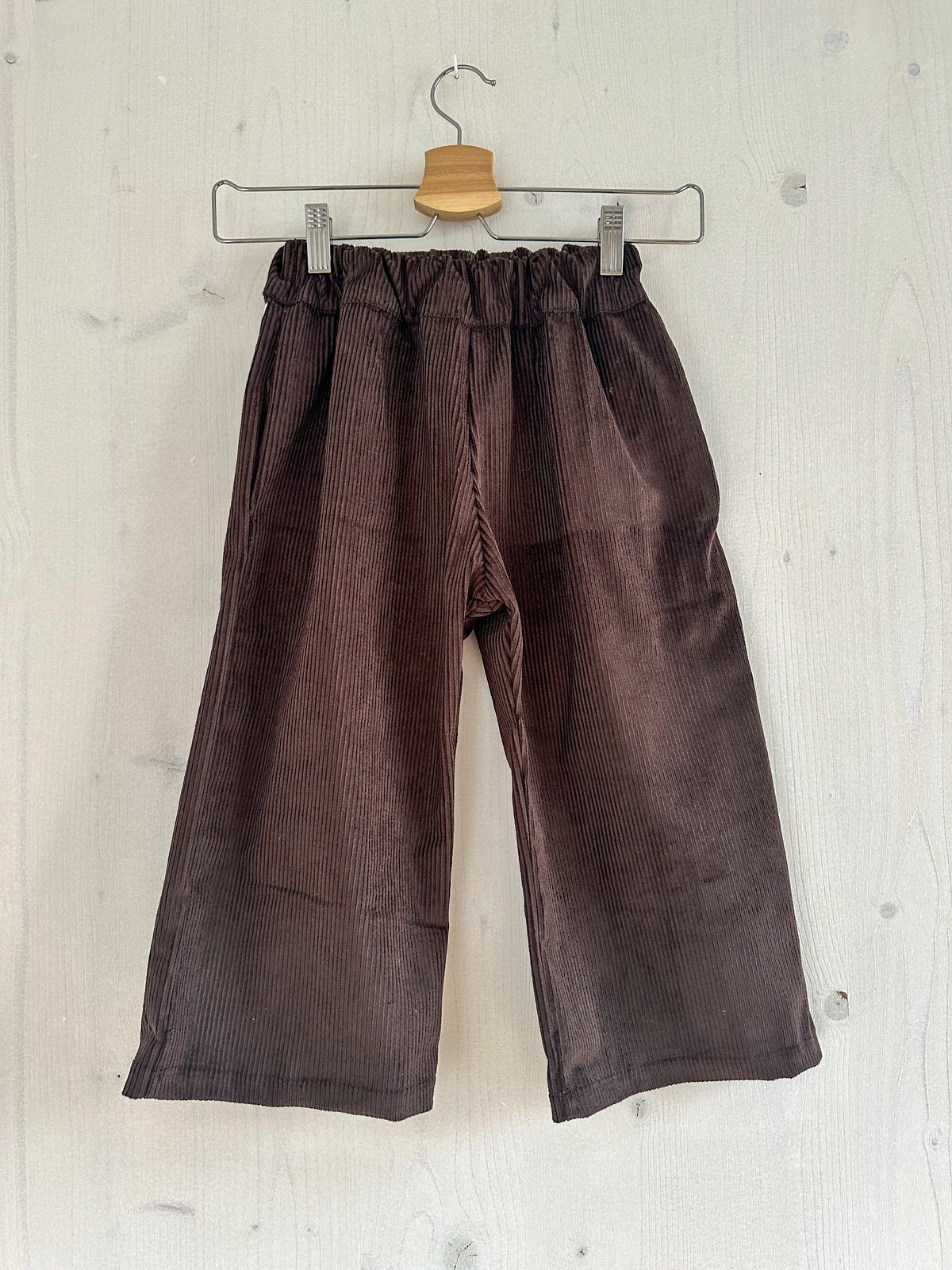 Culotte en velours côtelé tons naturels