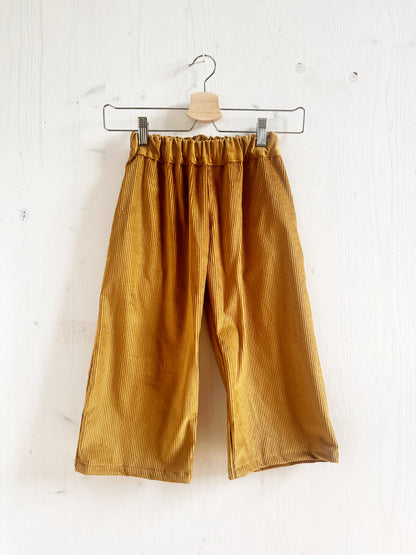 Culotte en velours côtelé tons naturels