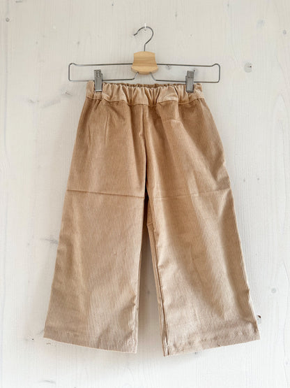Culotte en velours côtelé tons naturels