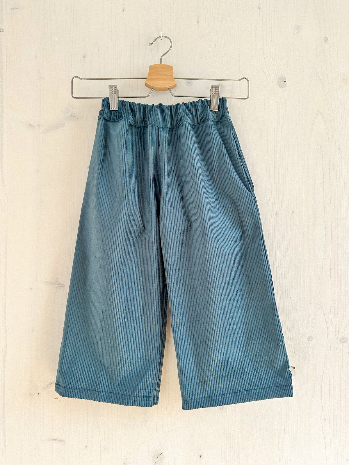 Culotte en velours côtelé tons bleus et verts