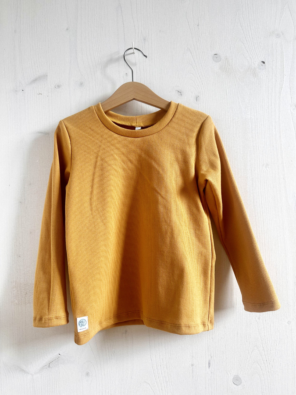Ribbed long-sleeve shirt
