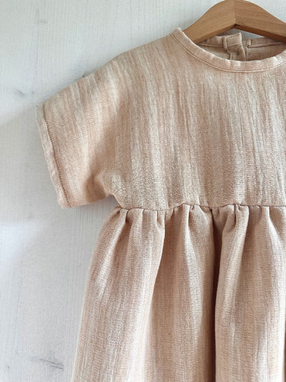 Robe en mousseline couleur naturelle
